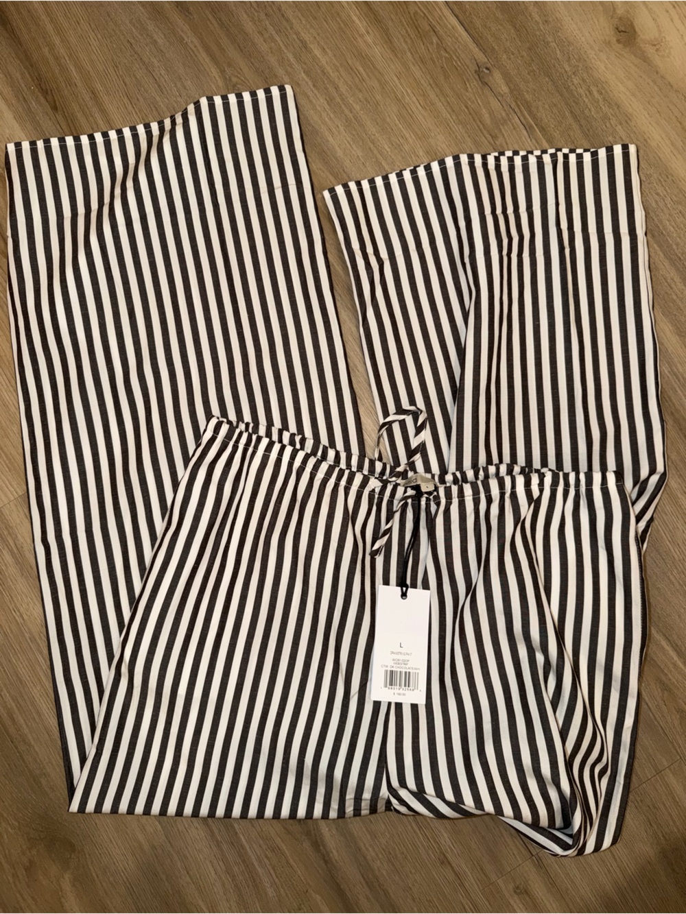 Onia Drawstring Pant - Picture 2 of 7